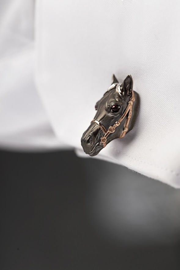 EQUUS Black